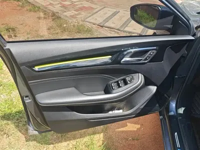 Roewe i5