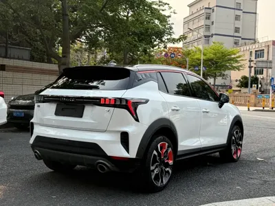 Lynk & Co 06