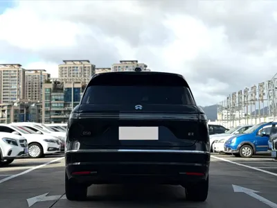 Nio ES8