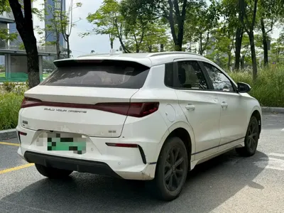 BYD e2