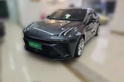 Lynk & Co 03
