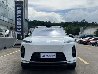 Nio ES8