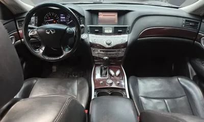Infiniti M