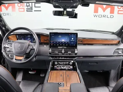 Lincoln Navigator