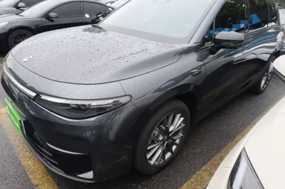 Leapmotor C10