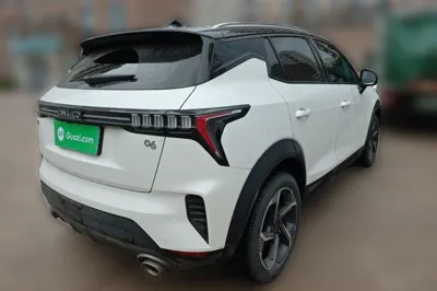 Lynk & Co 06
