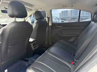 Roewe i5
