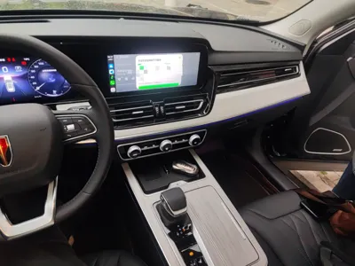 Hongqi HS5