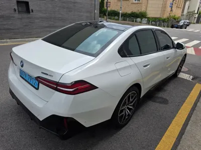 BMW i5