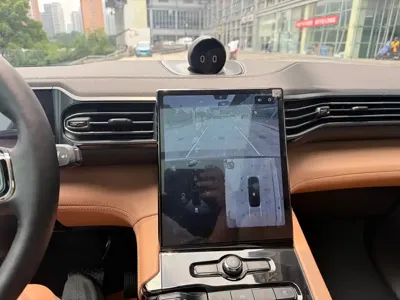 Nio ES8