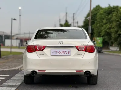 Toyota Reiz
