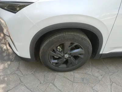 Dongfeng Fengshen L7