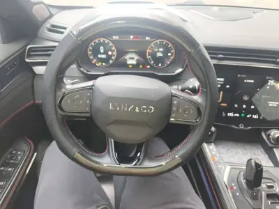 Lynk & Co 05