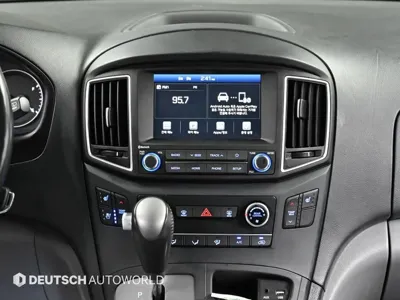 Hyundai Starex
