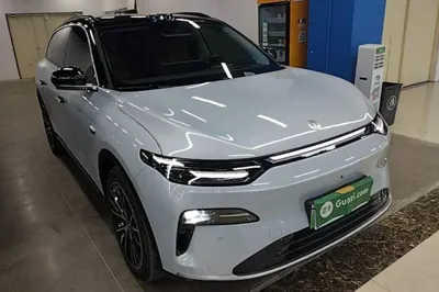 Leapmotor C11