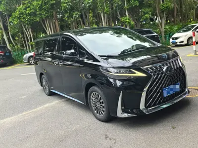Lexus LM