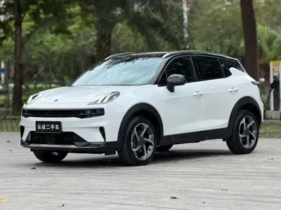 Lynk & Co 06