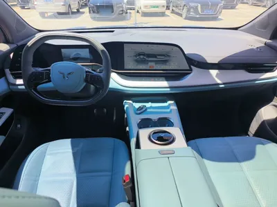 Hongqi Tiangong 08