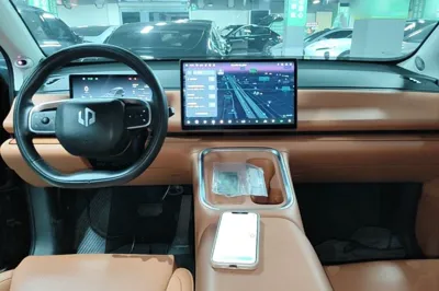 Leapmotor C16