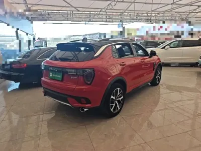 Lynk & Co 01