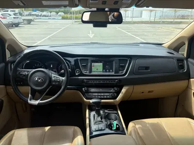 Kia Canival