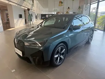 BMW iX