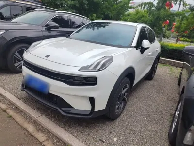 Lynk & Co 06