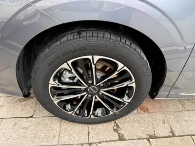 Roewe iMAX8