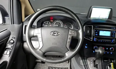 Hyundai Starex