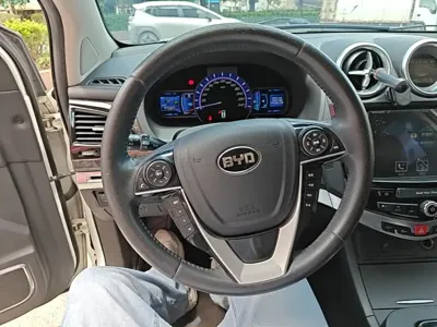 BYD S7
