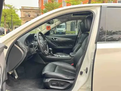 Infiniti Q50L
