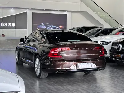 Volvo S90