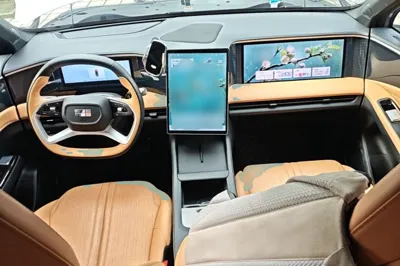 Geely Galaxy L7