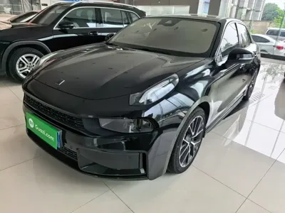 Lynk & Co 03