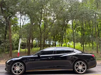 Maserati Quattroporte