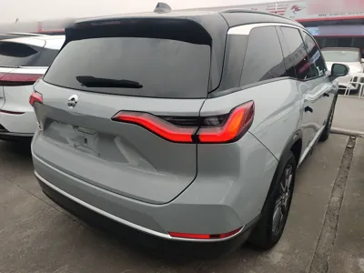 Nio ES8