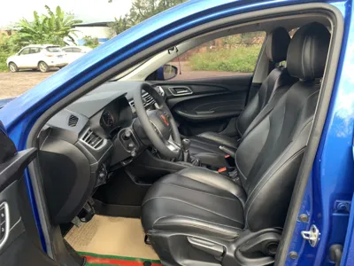 Roewe i5