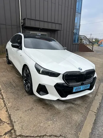 BMW i5