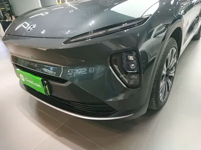 Nio ES8