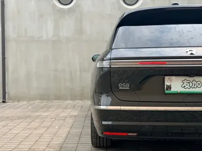 Nio ES8