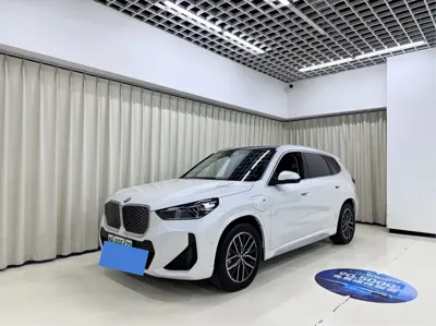 BMW iX1