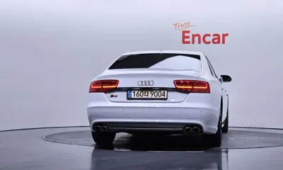 Audi S8