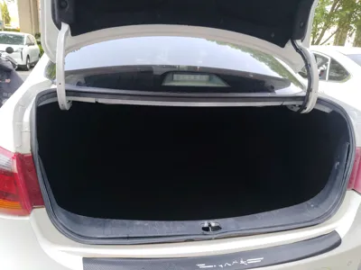 Dongfeng Aeolus E70