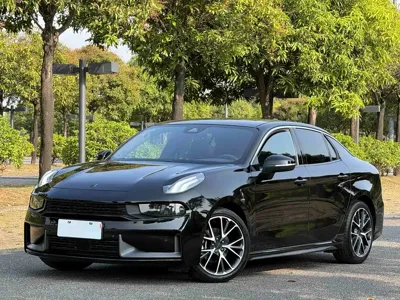 Lynk & Co 03