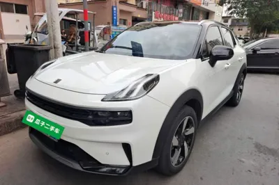 Lynk & Co 06