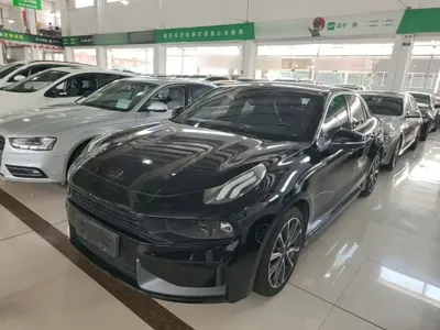 Lynk & Co 03