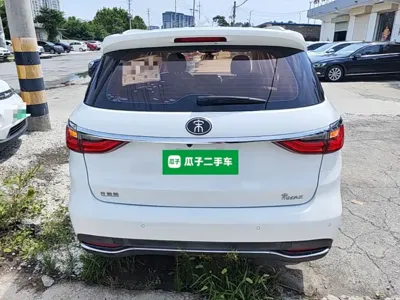 BYD MAX