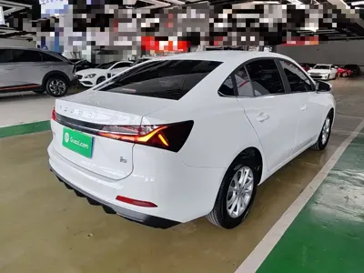 Roewe i5