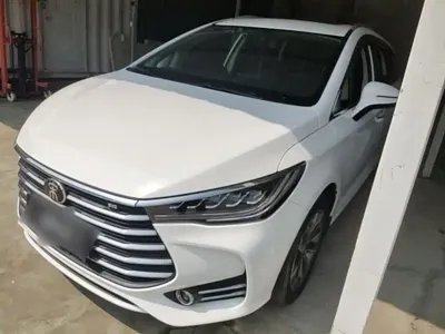 BYD MAX