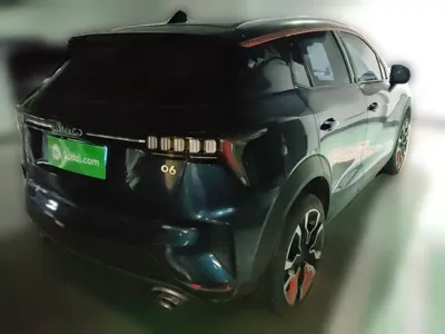 Lynk & Co 06